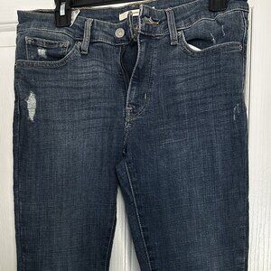 Levis 711 Skinny Jean size 28